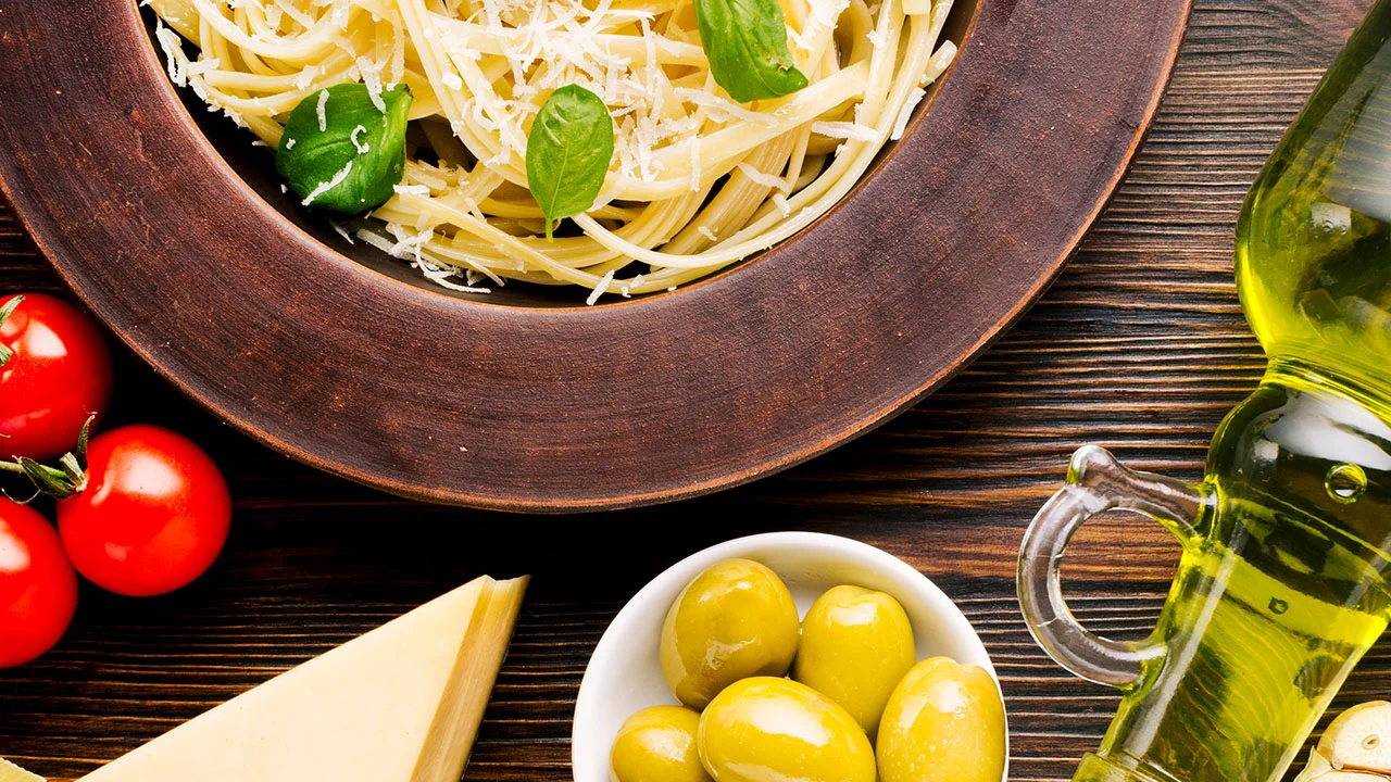 Untitled-13_0003_flat-lay-composition-italian-food